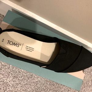 NEW Toms classic black canvas Alpargata